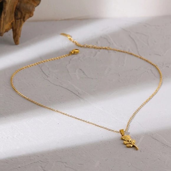 New 18K Gold Plated Rose Flower Leaf Necklace - Picture 4 of 7
